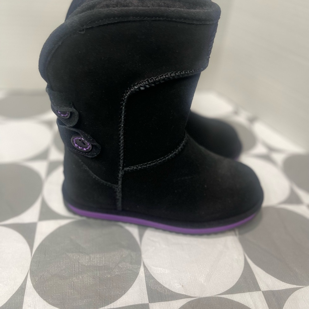 Emu Kids Black Boots with Purple Accents K12